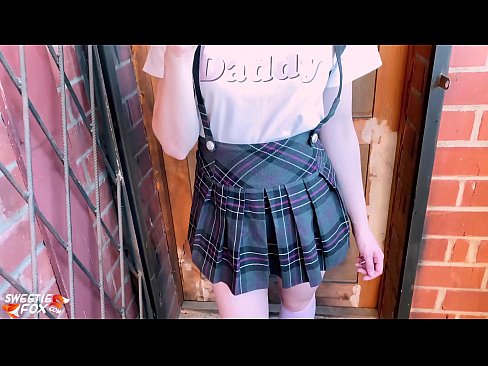 ❤️ Schulmädchen saugt ihren Schwanz tief und fickt statt Unterricht. ❌ Fucking video bei uns de.watchhentai.ru ❌❤