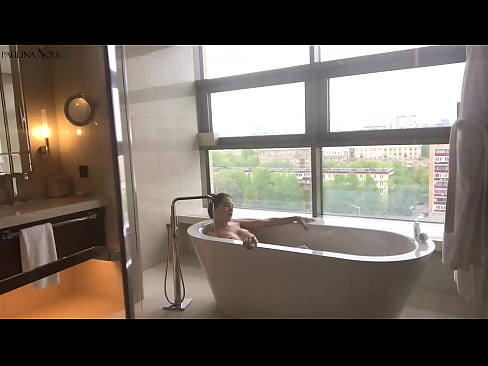 ❤️ Riesiges Babe wichst leidenschaftlich ihre Muschi im Badezimmer ❌ Fucking video bei uns de.watchhentai.ru ❌❤